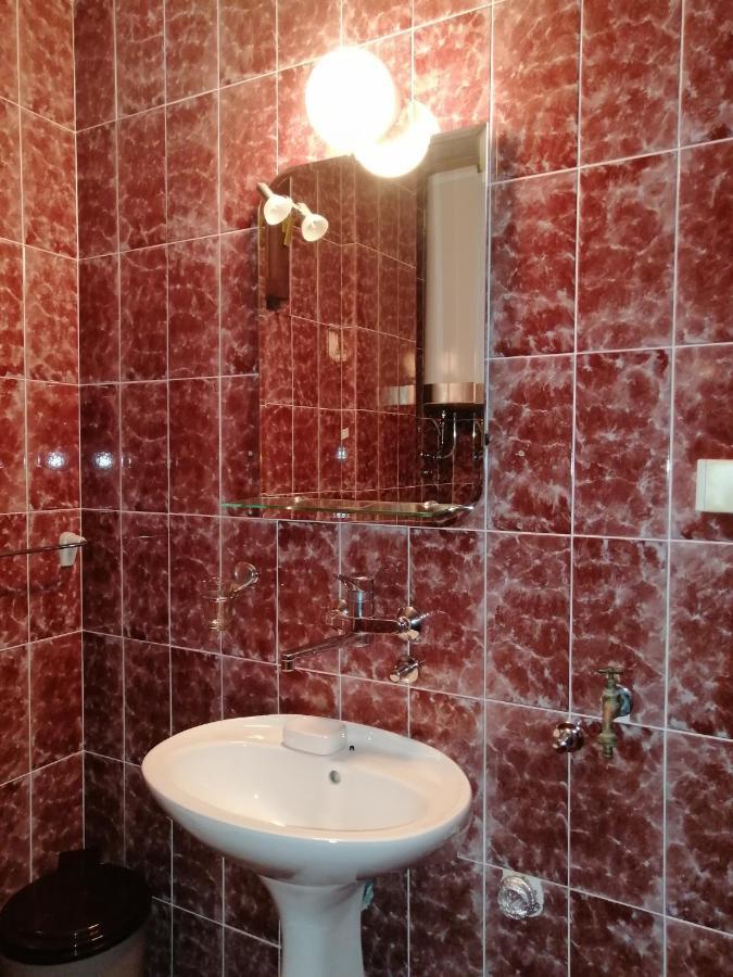 Lovely Apartment With Big Terrace In Budva Buitenkant foto