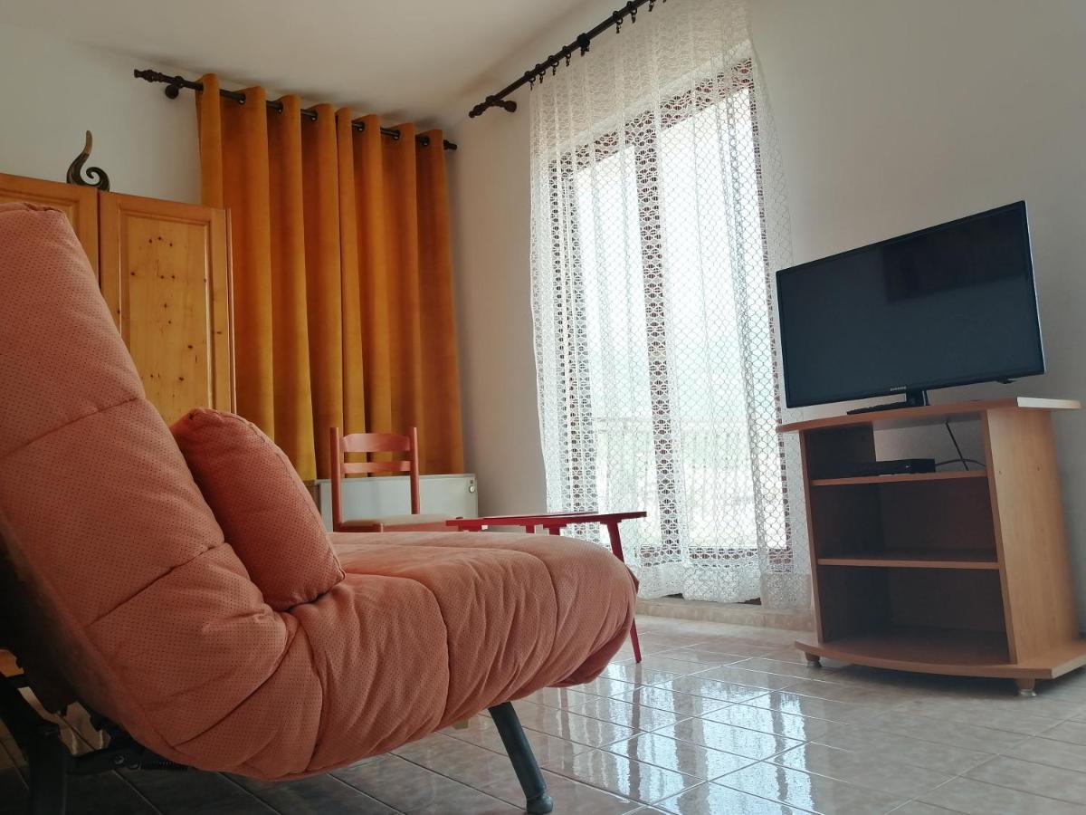 Lovely Apartment With Big Terrace In Budva Buitenkant foto