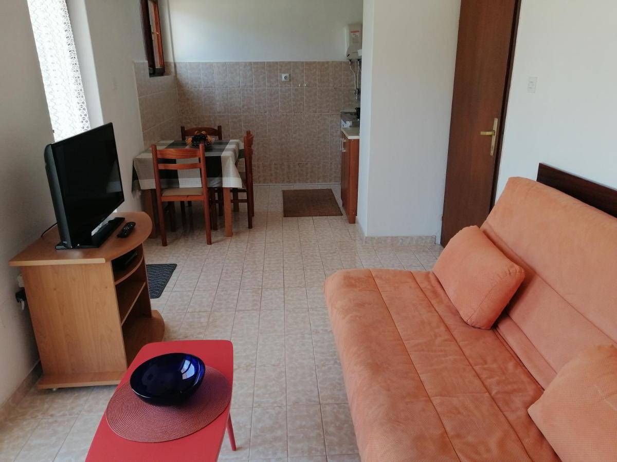 Lovely Apartment With Big Terrace In Budva Buitenkant foto